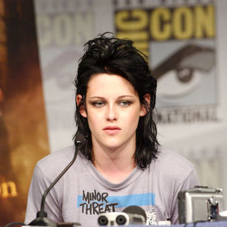 Kristen Stewart; in 2009 Comic Con International - Day 1