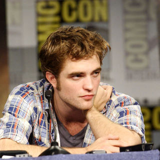 Robert Pattinson; in 2009 Comic Con International - Day 1