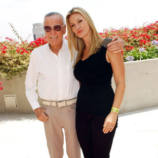 Natasha Henstridge, Stan Lee in 2009 Comic Con International - Day 1