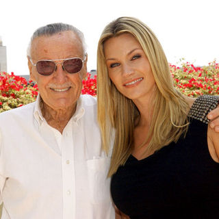 Natasha Henstridge, Stan Lee in 2009 Comic Con International - Day 1