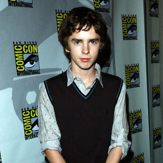 Freddie Highmore; in 2009 Comic Con International - Day 1