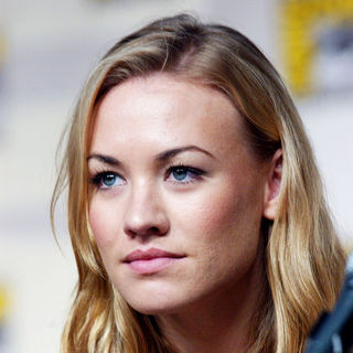 Yvonne Strahovski; in 2009 Comic Con International - Day 3
