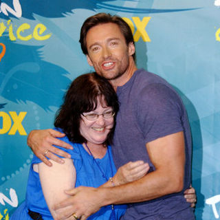 Hugh Jackman, Sue Schneider in 2009 Teen Choice Awards - Press Room