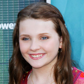 Abigail Breslin in 2009 Teen Choice Awards - Arrivals