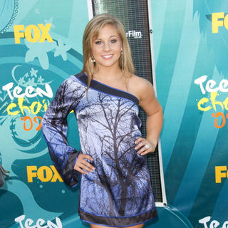 Shawn Johnson in 2009 Teen Choice Awards - Arrivals