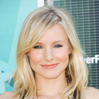 Kristen Bell; in 2009 Teen Choice Awards - Arrivals