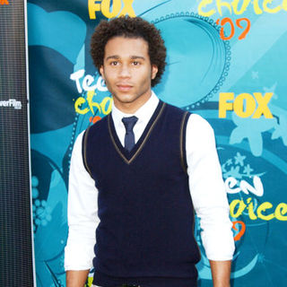 Corbin Bleu; in 2009 Teen Choice Awards - Arrivals