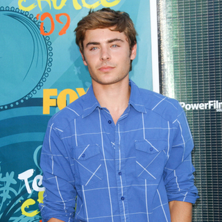 Zac Efron; in 2009 Teen Choice Awards - Arrivals