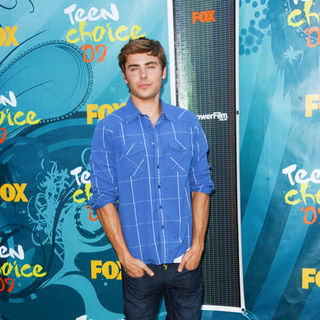 Zac Efron; in 2009 Teen Choice Awards - Arrivals
