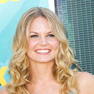 Jennifer Morrison; in 2009 Teen Choice Awards - Arrivals