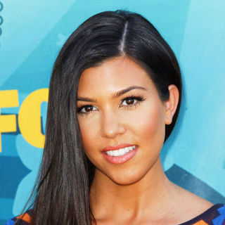 Kourtney Kardashian; in 2009 Teen Choice Awards - Arrivals