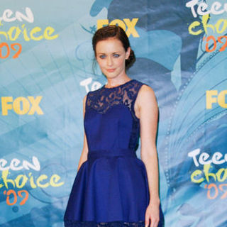 Alexis Bledel; in 2009 Teen Choice Awards - Press Room