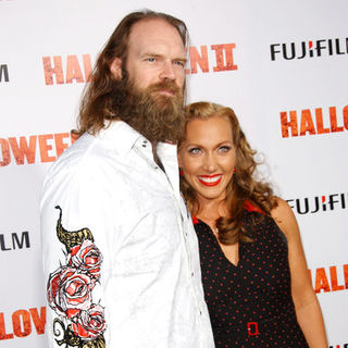 Tyler Mane;Renae Geerlings; in "H2: Halloween 2" Los Angeles Premiere - Arrivals