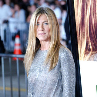 Jennifer Aniston in "Love Happens" World Premiere - Arrivals