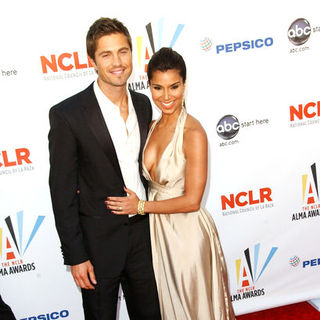 Eric Winter;Roselyn Sanchez; in 2009 NCLR ALMA Awards - Arrivals