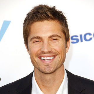 Eric Winter; in 2009 NCLR ALMA Awards - Arrivals