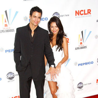 Matt Cedeno;Erica Franco; in 2009 NCLR ALMA Awards - Arrivals