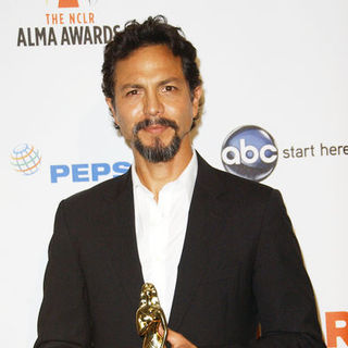 Benjamin Bratt; in 2009 NCLR ALMA Awards - Press Room