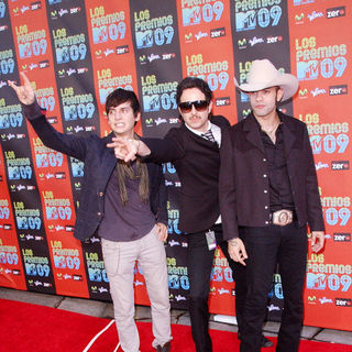 Kinky; in 2009 MTV Latin VMAs - Arrivals