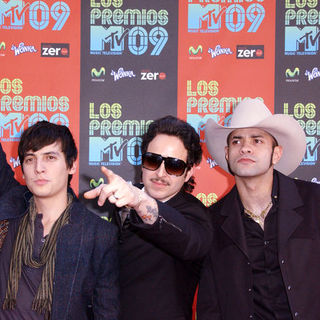 Kinky; in 2009 MTV Latin VMAs - Arrivals