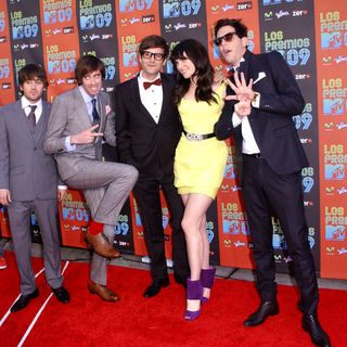 Cobra Starship; in 2009 MTV Latin VMAs - Arrivals