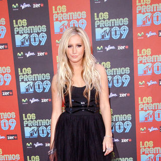 Ashley Tisdale in 2009 MTV Latin VMAs - Arrivals