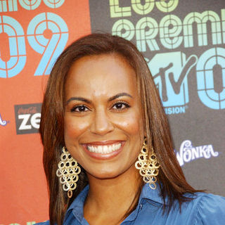 Jennifer Rodriguez; in 2009 MTV Latin VMAs - Arrivals