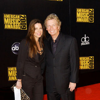 Nigel Lythgoe; in 2009 American Music Awards - Arrivals