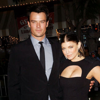 Josh Duhamel;Stacy Ferguson; in "Nine" Los Angeles Premiere - Arrivals