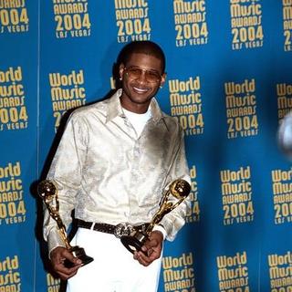 Usher; in 2004 World Music Awards - Arrivals