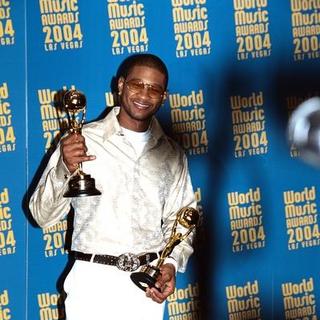 Usher; in 2004 World Music Awards - Arrivals