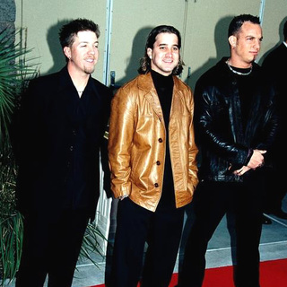 Creed; in 2000 Billboard Music Awards