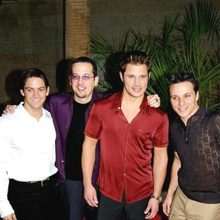 98 Degrees; in 2000 Billboard Music Awards