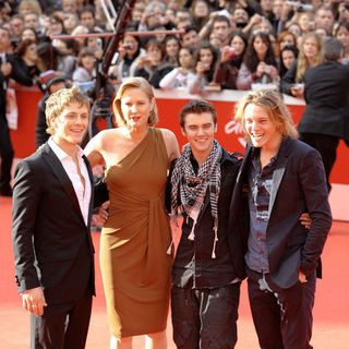 Jamie Campbell Bower, Charlie Bewley, Cameron Bright, Melissa Rosenberg in 4th Annual Rome International Film Festival - "The Twilight Saga's New Moon" Premiere - Arrivals