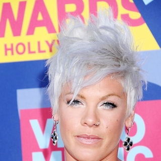 Pink in 2008 MTV Video Music Awards - Arrivals