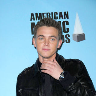 Jesse McCartney; in 2008 American Music Awards - Press Room