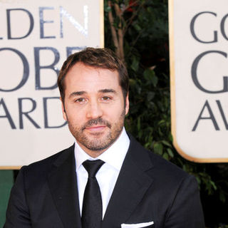 Jeremy Piven; in 66th Annual Golden Globes - Arrivals