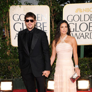 Ashton Kutcher, Demi Moore in 66th Annual Golden Globes - Arrivals