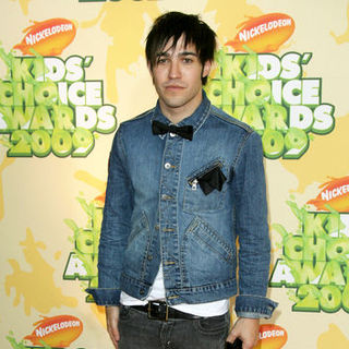 Pete Wentz; in Nickelodeon's 2009 Kids' Choice Awards - Arrivals
