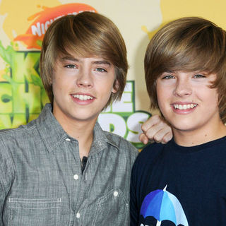 Dylan Sprouse, Cole Sprouse in Nickelodeon's 2009 Kids' Choice Awards - Arrivals