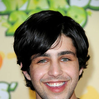 Josh Peck; in Nickelodeon's 2009 Kids' Choice Awards - Arrivals