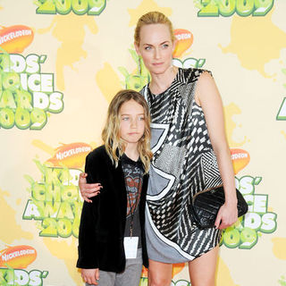 Amber Valletta; in Nickelodeon's 2009 Kids' Choice Awards - Arrivals