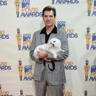 Chris Isaak; in 18th Annual MTV Movie Awards - Arrivals