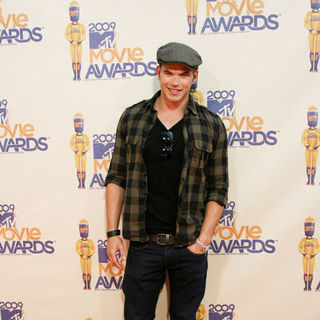 Kellan Lutz; in 18th Annual MTV Movie Awards - Arrivals