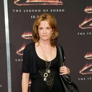 Lea Thompson; in The Legend of Zorro Los Angeles Premiere - Red Carpet