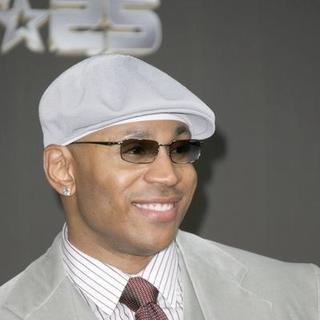 LL Cool J; in BET's 25th Anniversary Show - Press Room