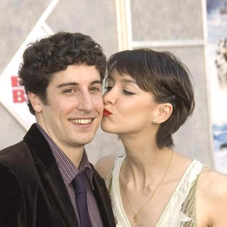 Jason Biggs;Lindsay Zir; in Eight Below World Premiere