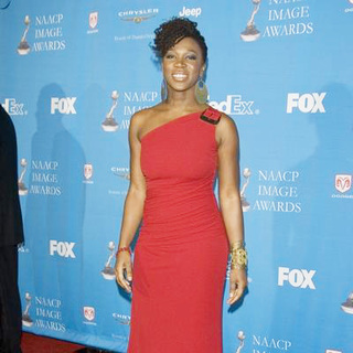 India.Arie; in 37th Annual NAACP Image Awards - Red Carpet