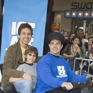 Ray Romano; in Ice Age 2: The Meltdown World Premiere