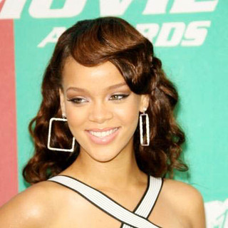 Rihanna in 2006 MTV Movie Awards - Arrivals